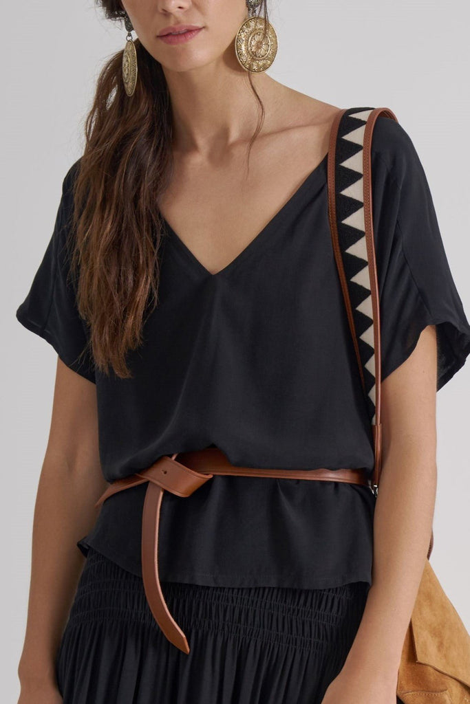 JASMINE V - Neck Black - kimosabiworld.com