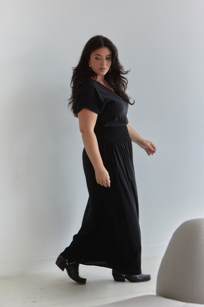 SERENA Shirred Dress - Black - kimosabiworld.com